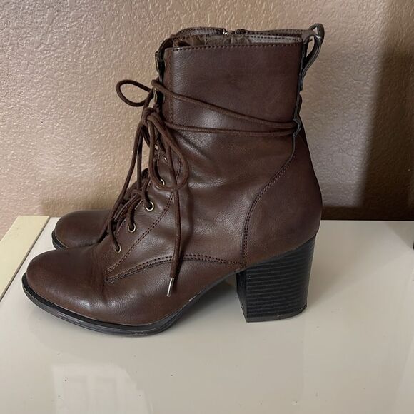 American Rag Laina Brown Block-Heel Combat Booties size 9 - Picture 3 of 8